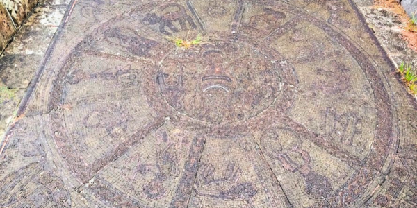 鶴見緑地　イスラエル庭園　モザイク画